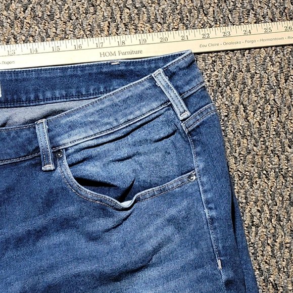 EUC Lane Bryant Hi-Rise Essential Stretch Straight Crop Size 24 - Picture 11 of 16